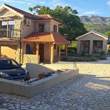 House Paklenica Stone I Дом отдыха *